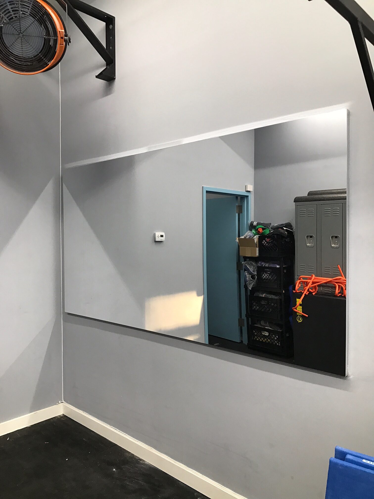 Effortless Installation Introducing Our Lightweight and Shatterproof WallMounted Glassless